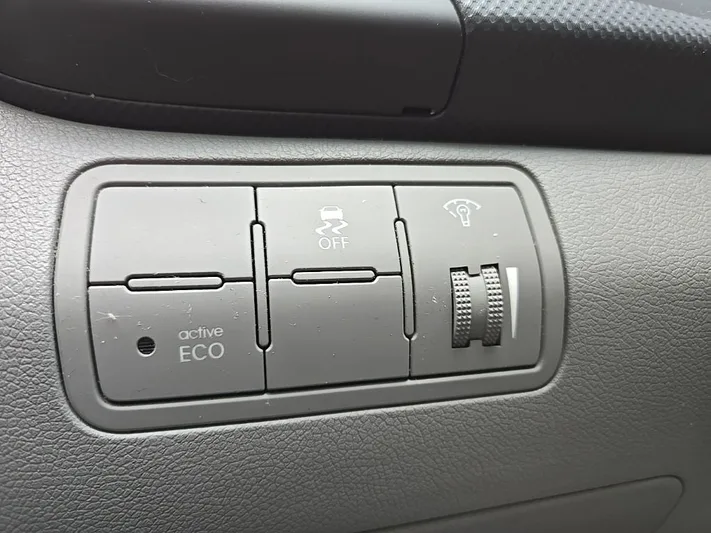 2016 Hyundai Accent - view 20