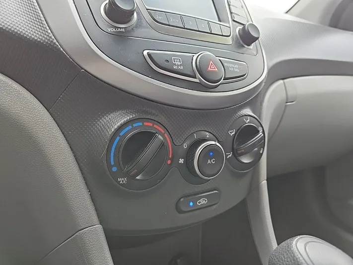 2016 Hyundai Accent - view 22