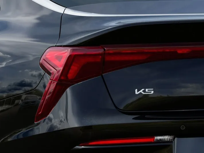 2026 Kia K5 - view 11
