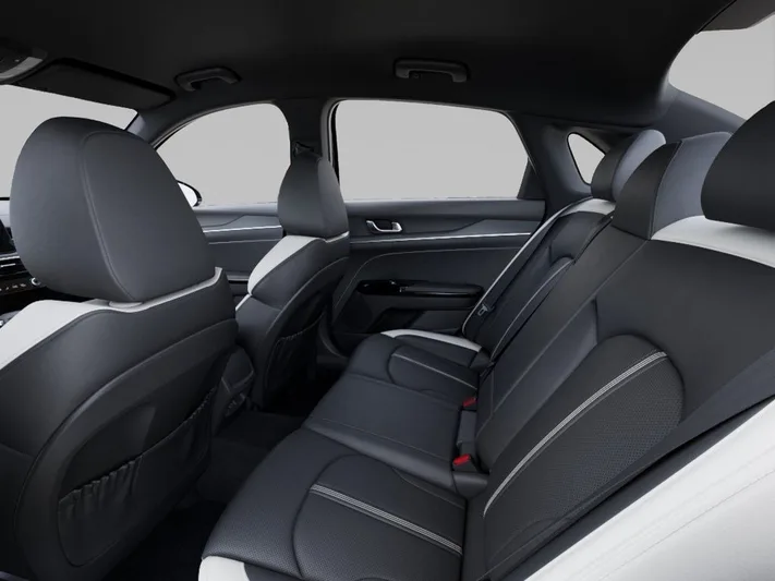 2026 Kia K5 - view 18