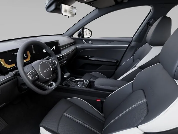 2026 Kia K5 - view 17