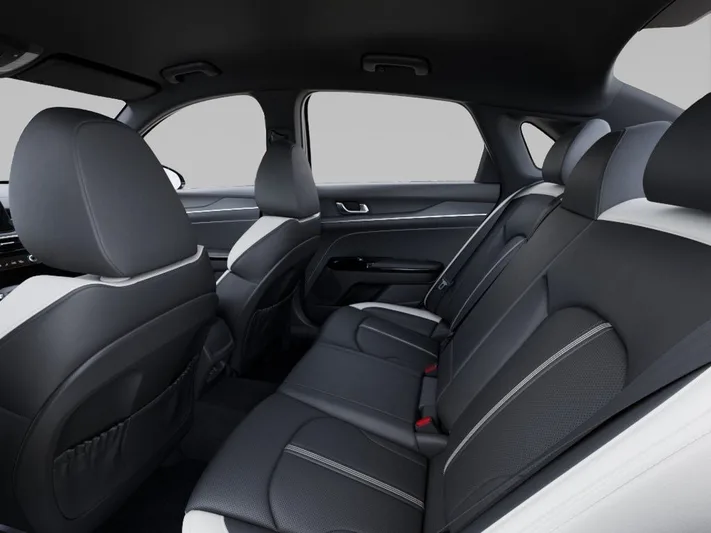 2026 Kia K5 - view 18
