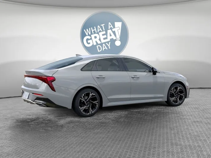 2026 Kia K5 - view 6