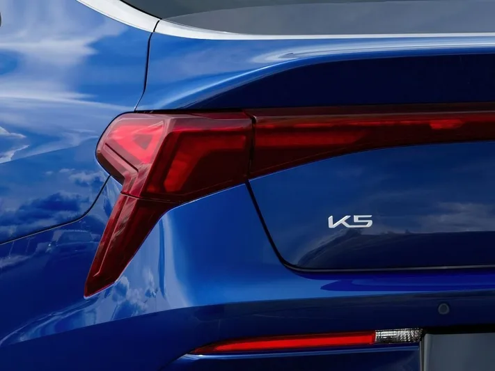2026 Kia K5 - view 11