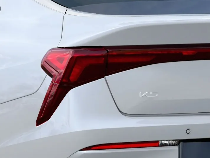 2026 Kia K5 - view 11