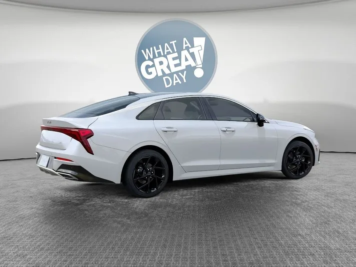 2026 Kia K5 - view 6
