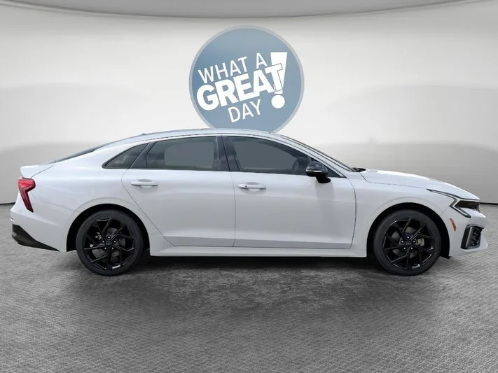 2026 Kia K5 - view 7