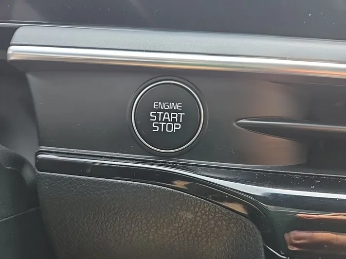 2025 Kia K5 - view 21