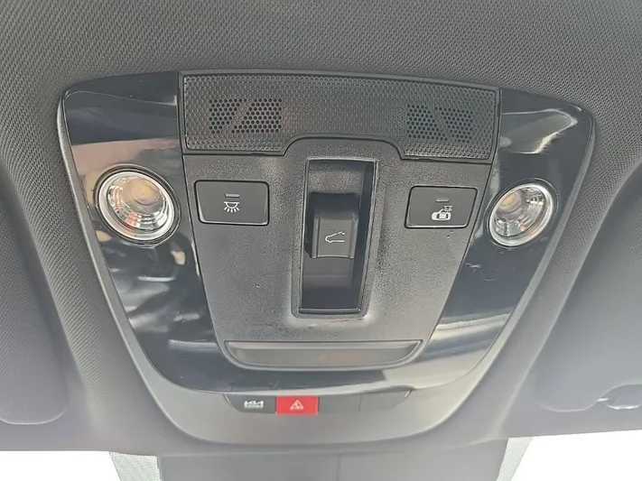 2025 Kia K5 - view 28