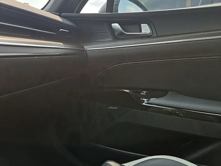 2025 Kia K5 - view 31