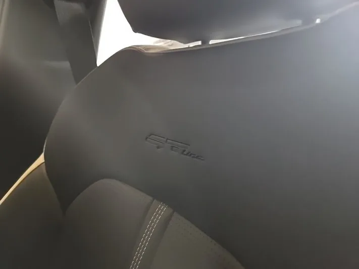 2025 Kia K5 - view 33