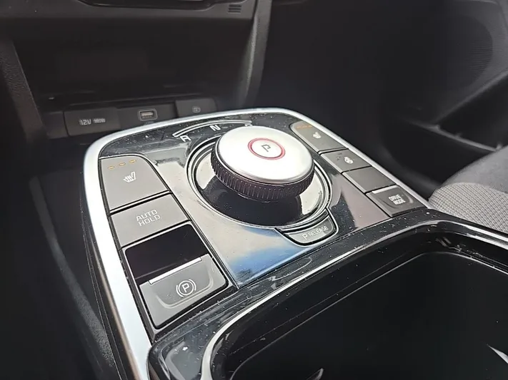 2022 Kia Niro - view 22