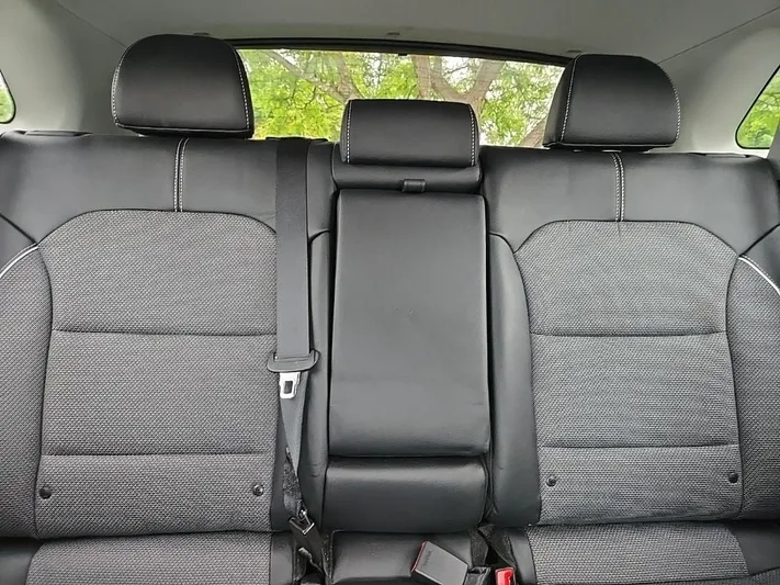 2022 Kia Niro - view 26