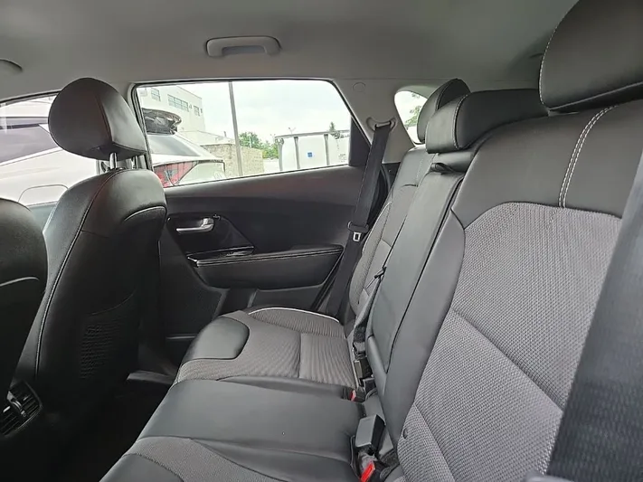 2022 Kia Niro - view 30