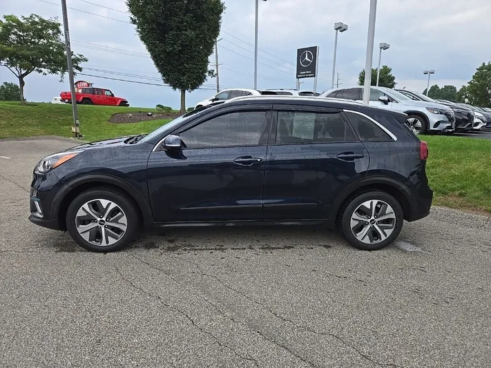 2022 Kia Niro - view 7