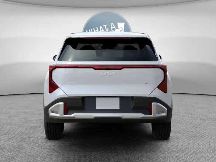 2027 Kia Seltos - view 5