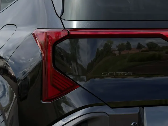 2027 Kia Seltos - view 11