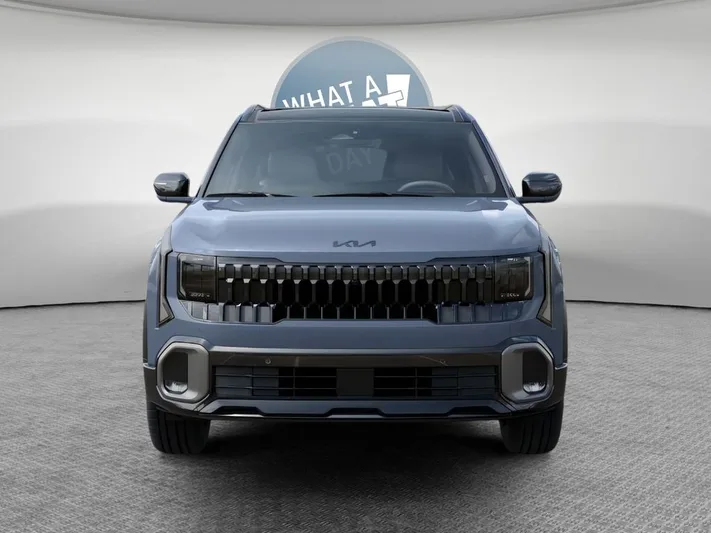 2027 Kia Seltos - view 2