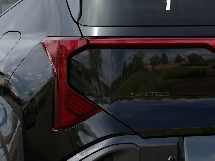 2027 Kia Seltos - view 11