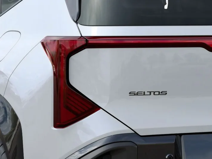 2027 Kia Seltos - view 11