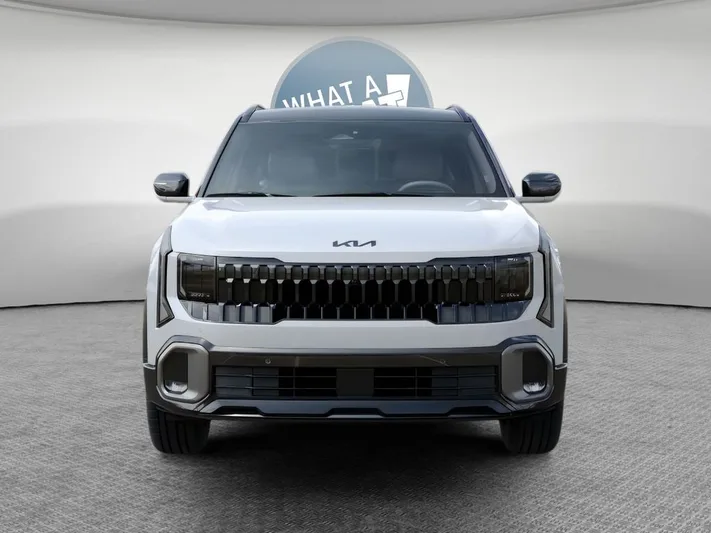 2027 Kia Seltos - view 2
