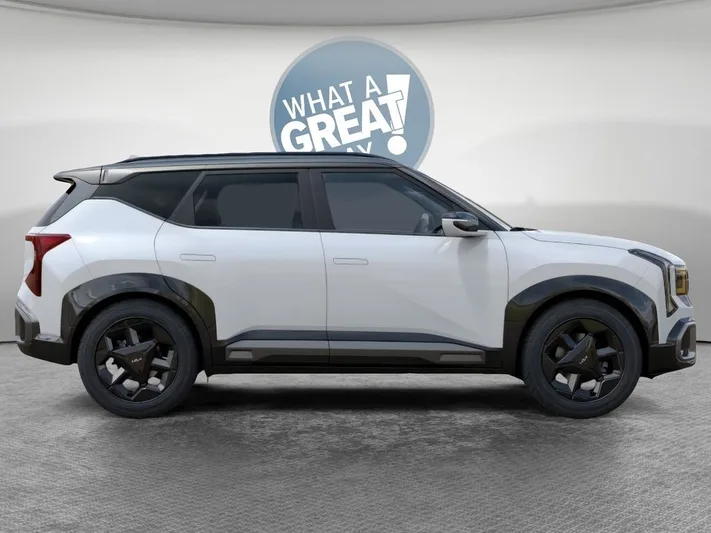 2027 Kia Seltos - view 7