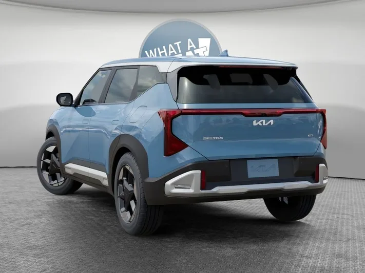 2027 Kia Seltos - view 4