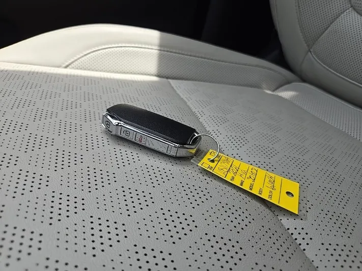 2021 Kia Seltos - view 13