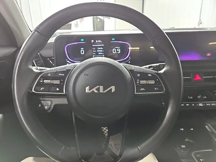2025 Kia Seltos - view 18