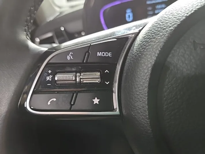2025 Kia Seltos - view 19