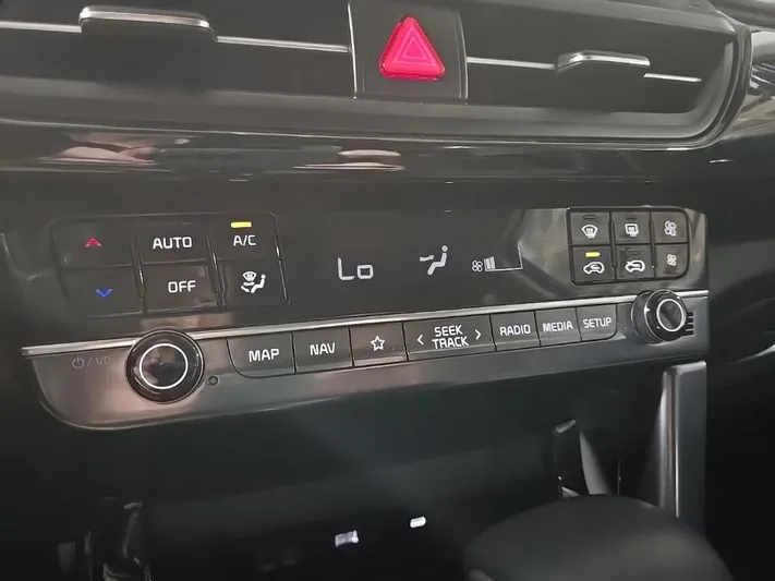 2025 Kia Seltos - view 25