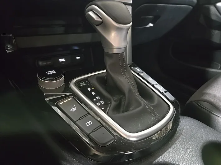 2025 Kia Seltos - view 29