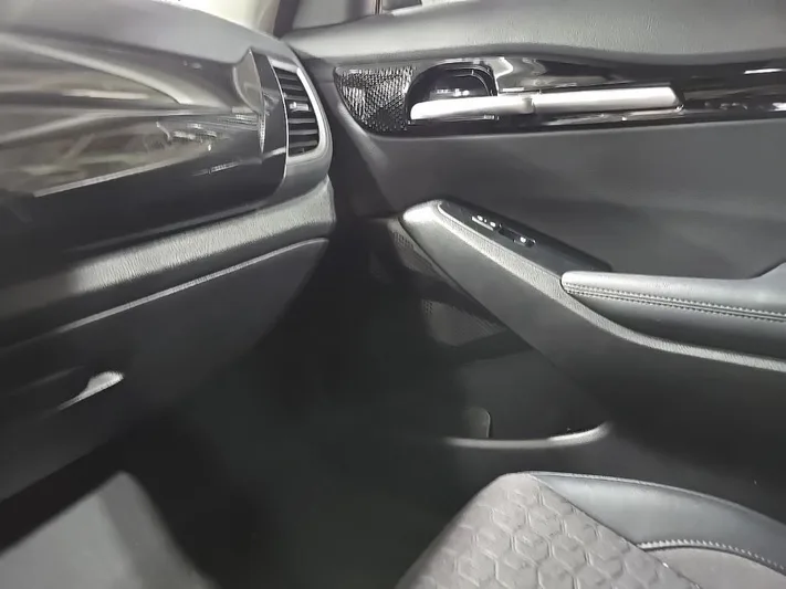 2025 Kia Seltos - view 30