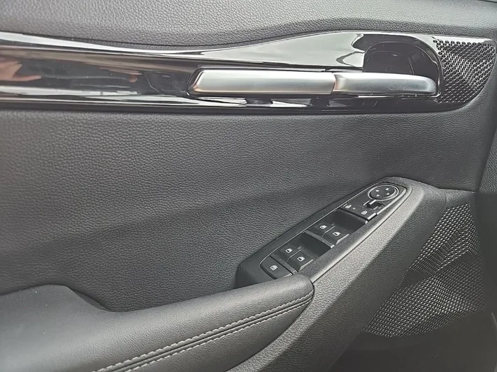 2024 Kia Seltos - view 17