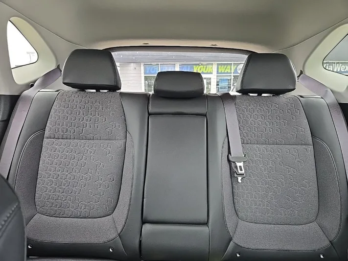2024 Kia Seltos - view 23