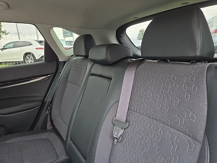 2024 Kia Seltos - view 34