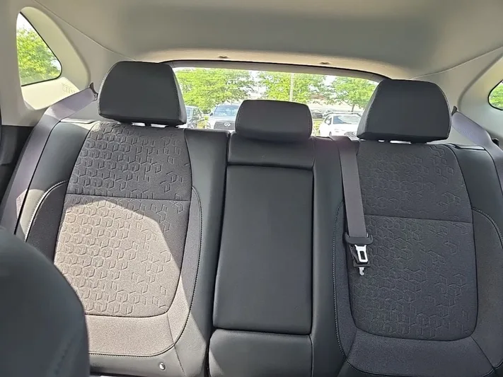 2024 Kia Seltos - view 17