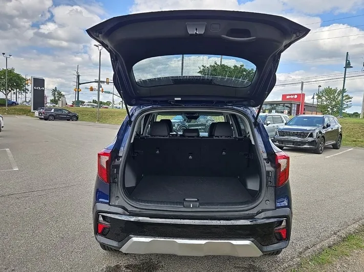 2024 Kia Seltos - view 21