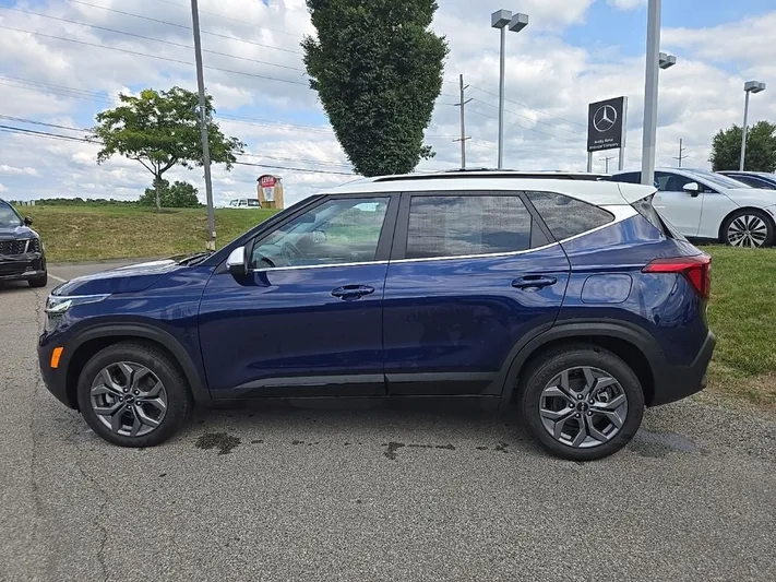 2024 Kia Seltos - view 32
