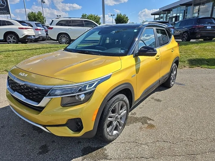 2022 Kia Seltos - view 10