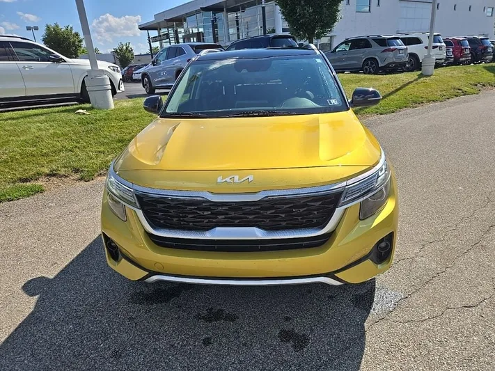 2022 Kia Seltos - view 11