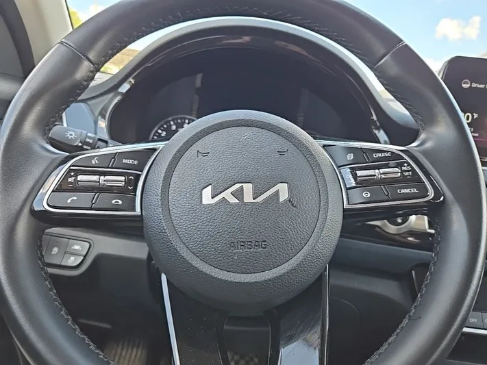 2022 Kia Seltos - view 14