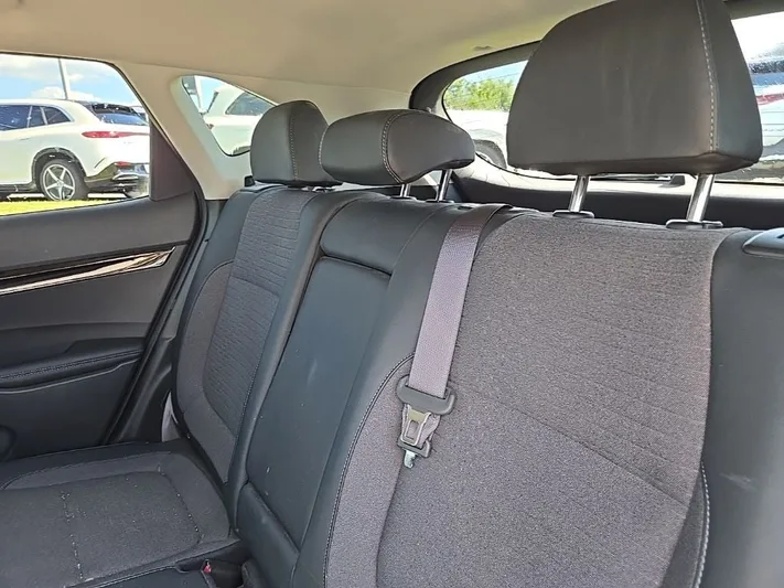 2022 Kia Seltos - view 32