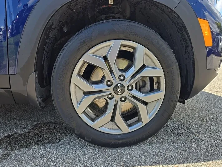 2024 Kia Seltos - view 12