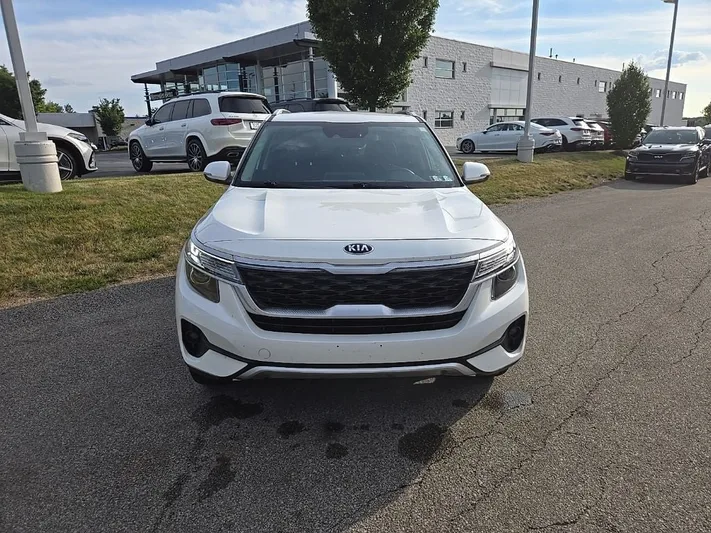 2021 Kia Seltos - view 11