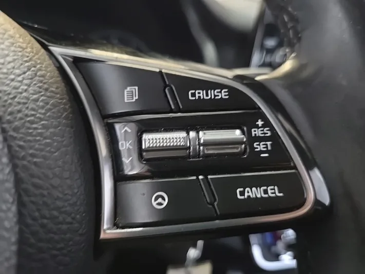 2021 Kia Seltos - view 17