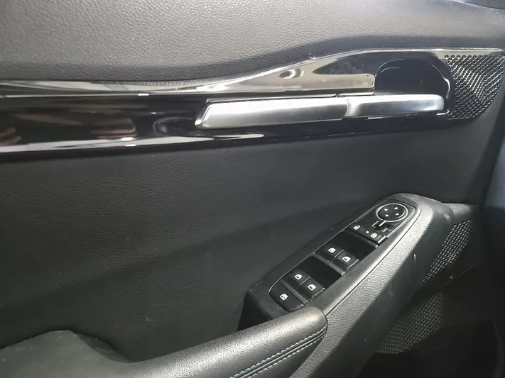 2021 Kia Seltos - view 19