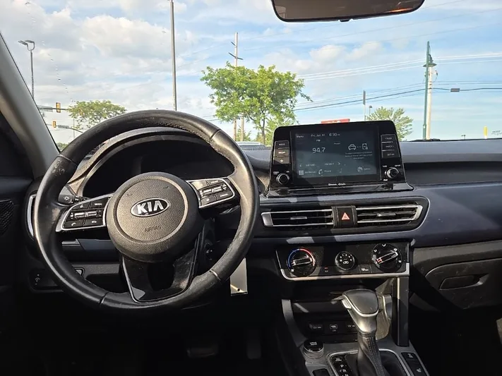 2021 Kia Seltos - view 35