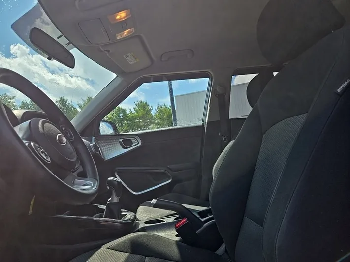 2020 Kia Soul - view 28