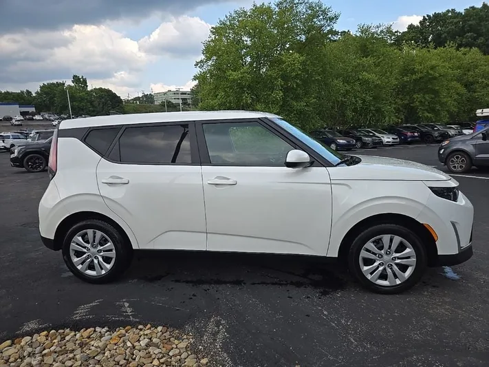 2023 Kia Soul - view 2